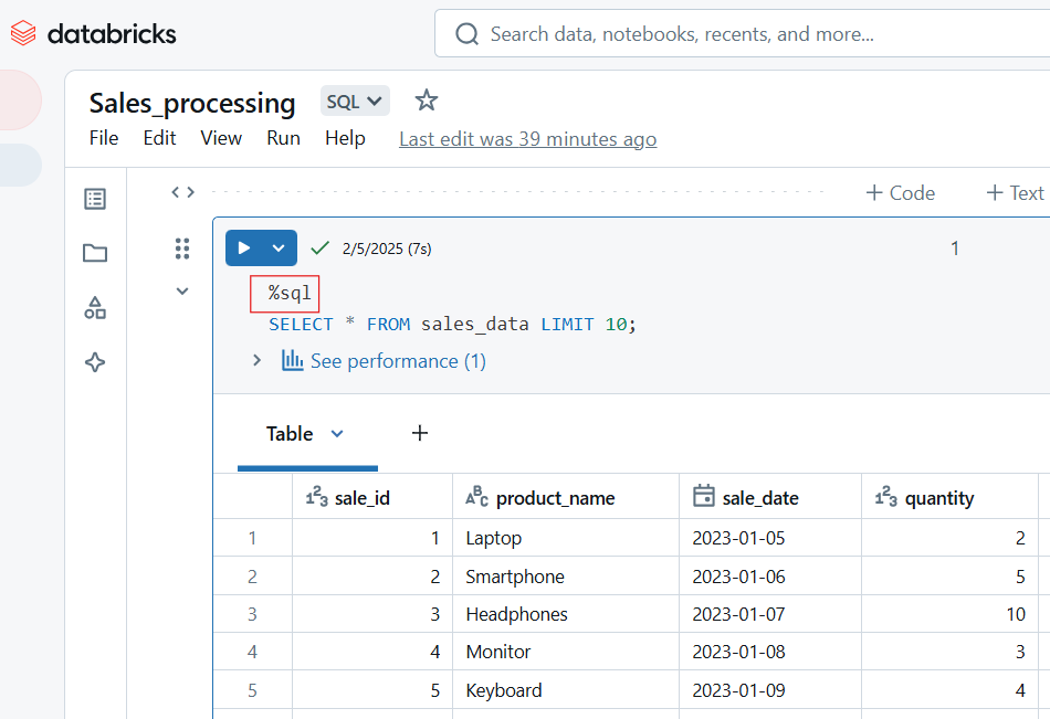 Código SQL no Databricks Notebook.
