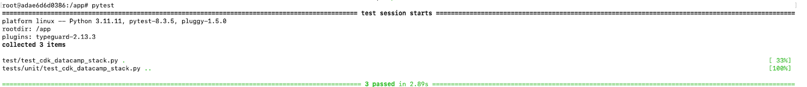 Salida de pytest en un entorno Linux utilizando Python 3.11.11 y pytest 8.3.5, que muestra los tres casos de prueba superados con indicadores verdes y un tiempo de ejecución de 2,89 segundos.