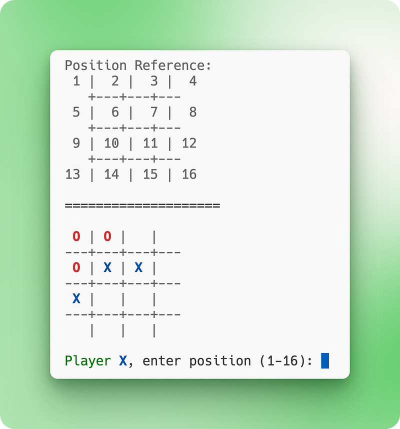 Terminal-Screenshot, der ein buntes 4x4-Tic-Tac-Toe-Spiel mit X- und O-Markierungen auf einer Gitteroberfläche zeigt.