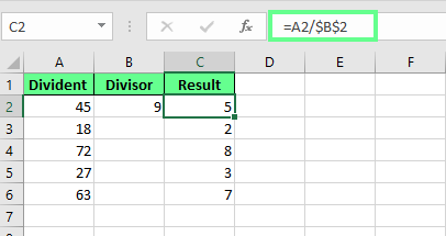 Dividieren der Zahlen unter Verwendung des absoluten Bezugs in der Formel in Excel