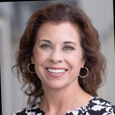 Betsy Kauffman Headshot