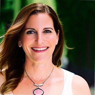 Caryn Lusinchi Headshot