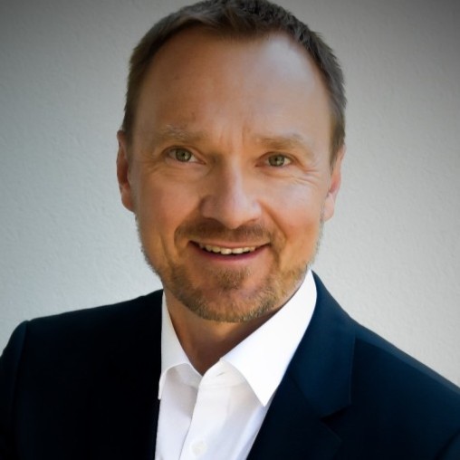 Greg Ombach headshot