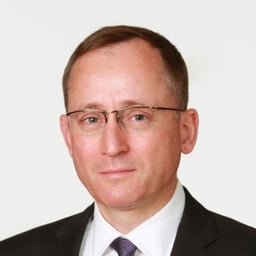 Simon Irish Headshot