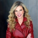 Laura Ries Headshot