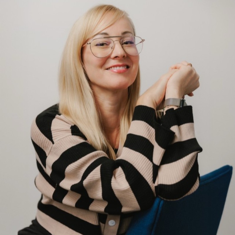 Sara Vienna Headshot