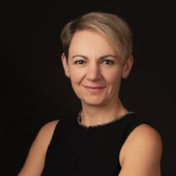 Veronika Durgin Headshot