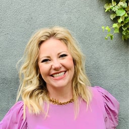 Porträtfoto von Tracy Ring