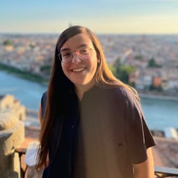 Ảnh chân dung Andrea Valenzuela