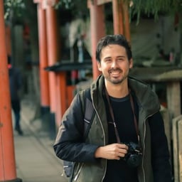 Nicolas Pelaez हेडशॉट