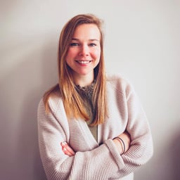Hannah Cuypers Tembakan kepala