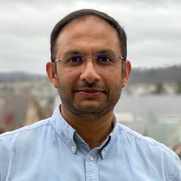 Omar Khawaja Fotoğrafı