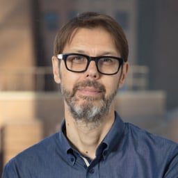 Stefaan Verhulst Tembakan kepala