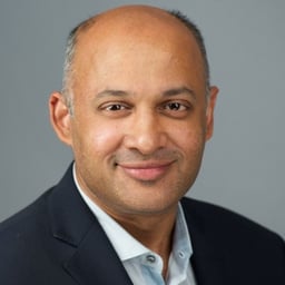Piyush Mehta Tembakan kepala